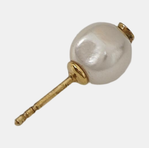 Shiny-D Metal White Stud Earrings