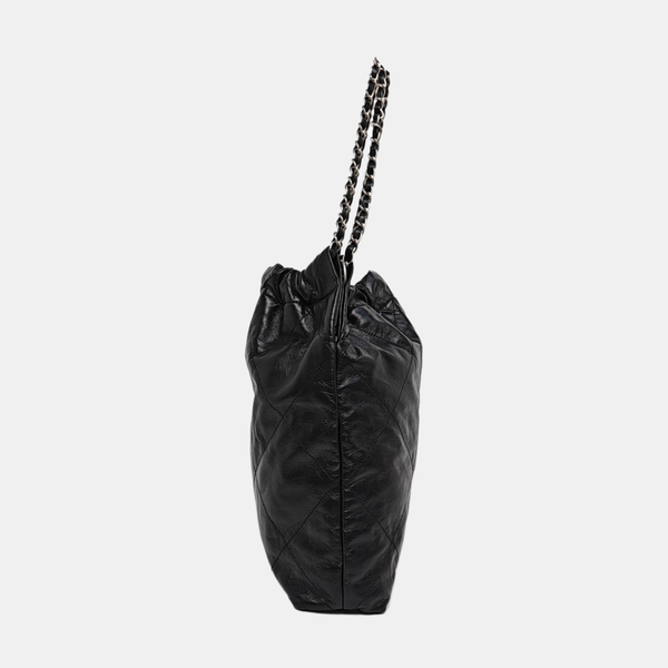 CHANEL 22 Medium Quilted Calfskin Black