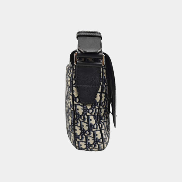 Saddle Canvas Black