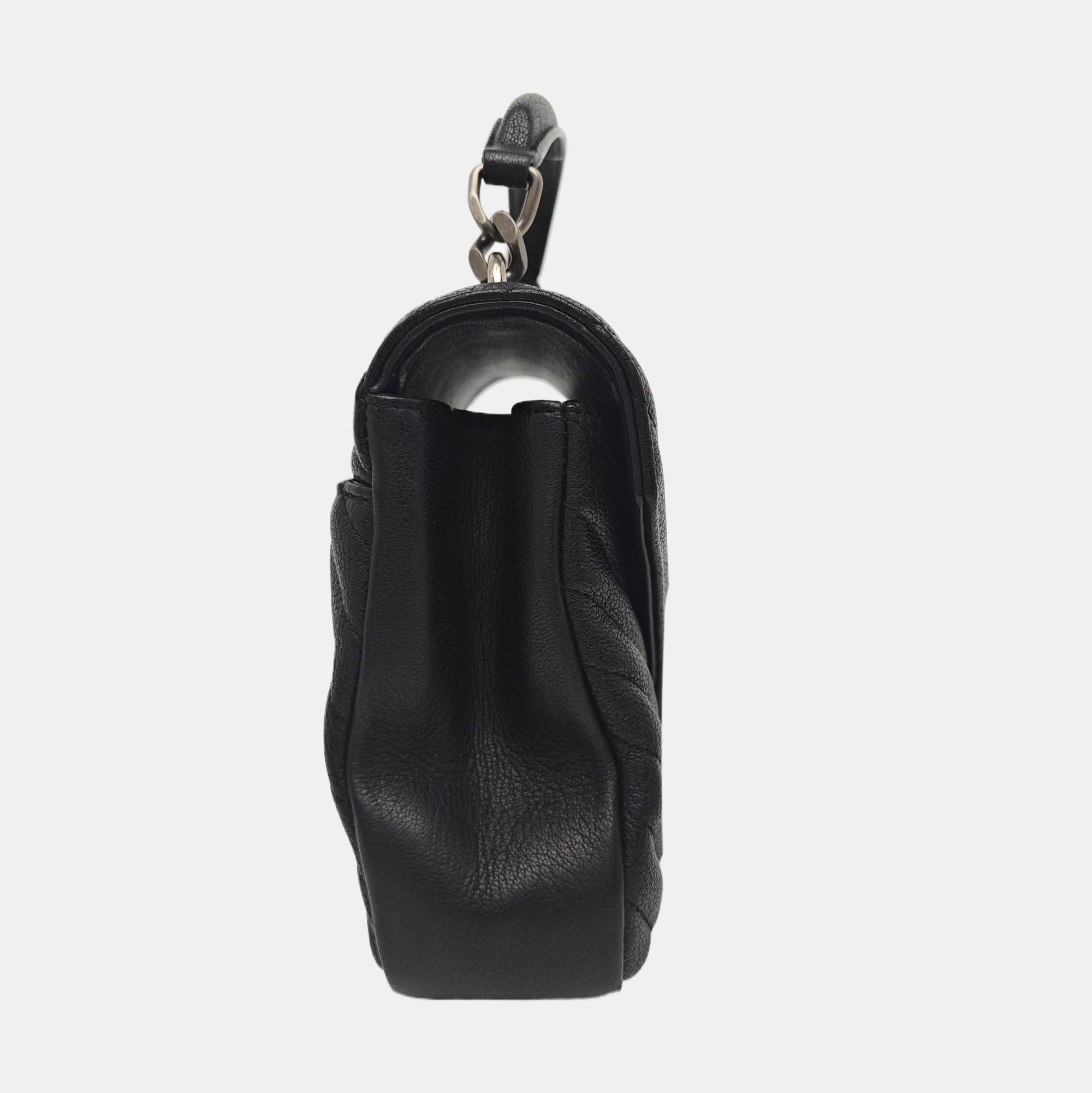 COLLEGE Medium Chevron Lambskin Black