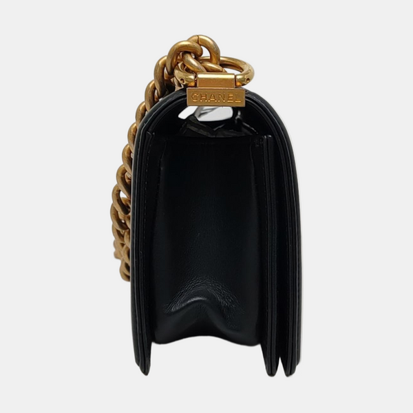 Authenticated pre-owned  BOY CHANEL Small Quilted Calfskin Black - Shoulder Bag at Looply