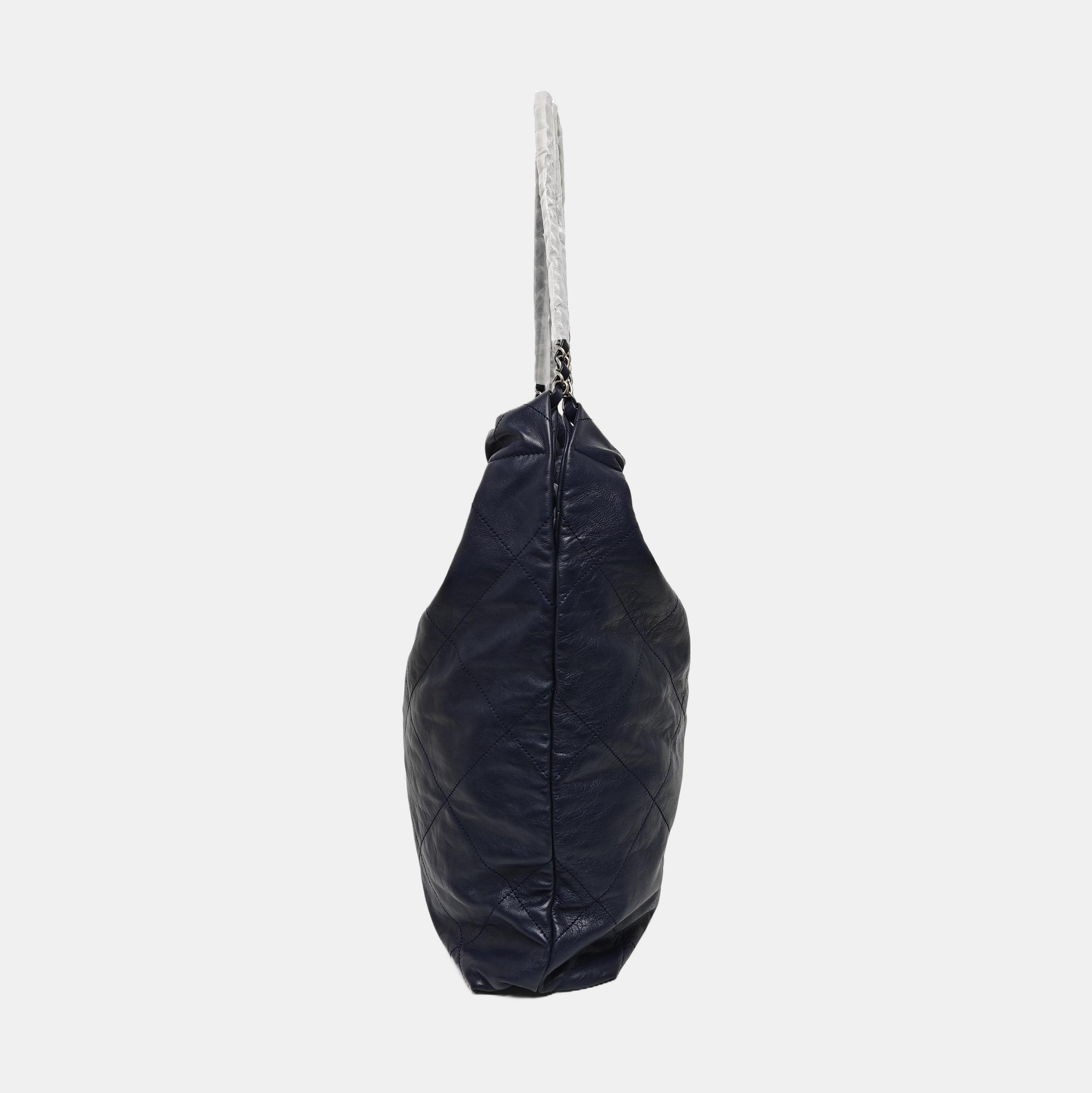 CHANEL 22 Large Quilted Calfskin Blue