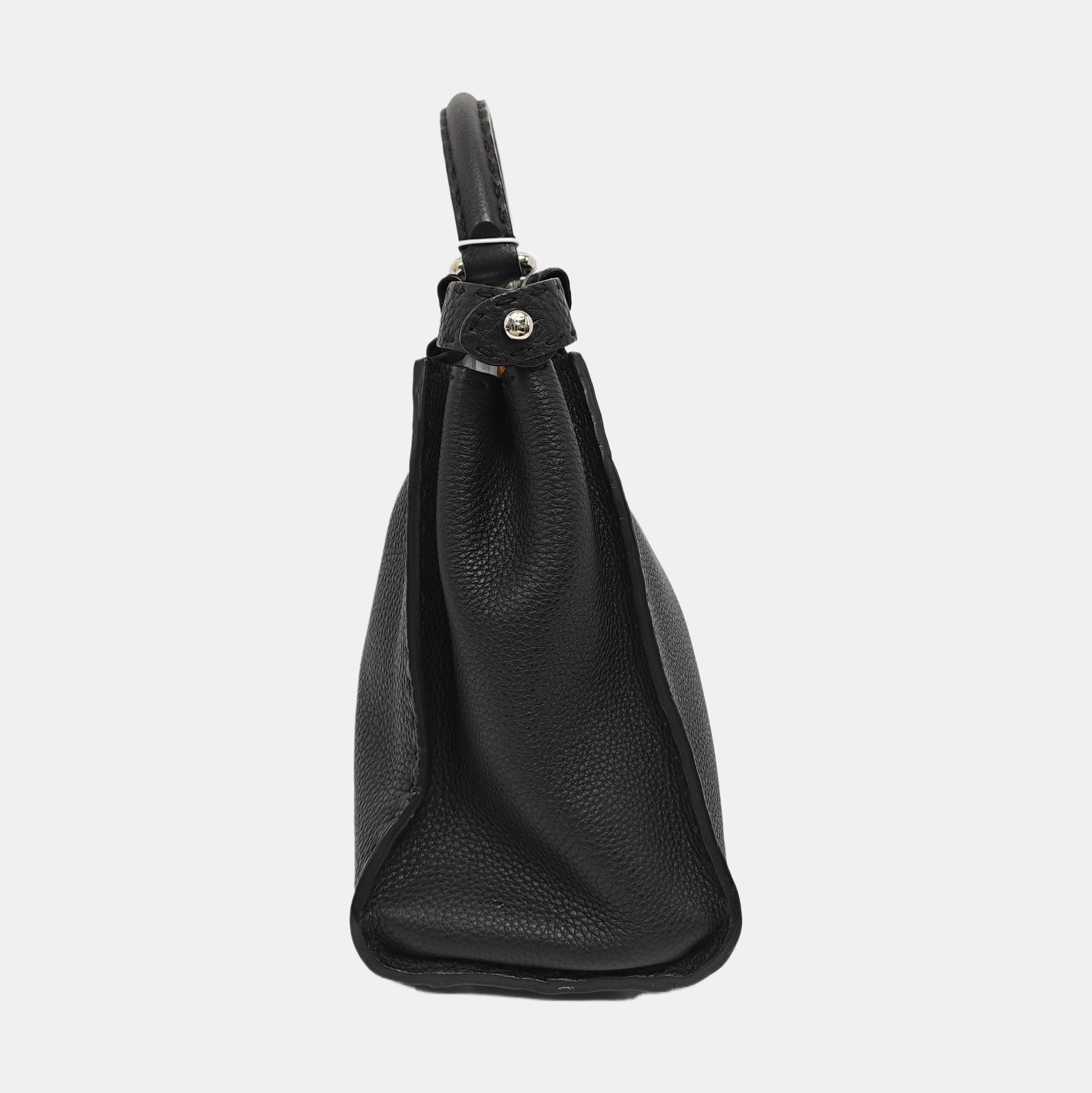 Peekaboo  Essential Medium Calfskin Black