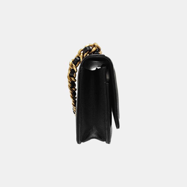 Chanel 19 WOC Piel de Cordero Acolchada Negra
