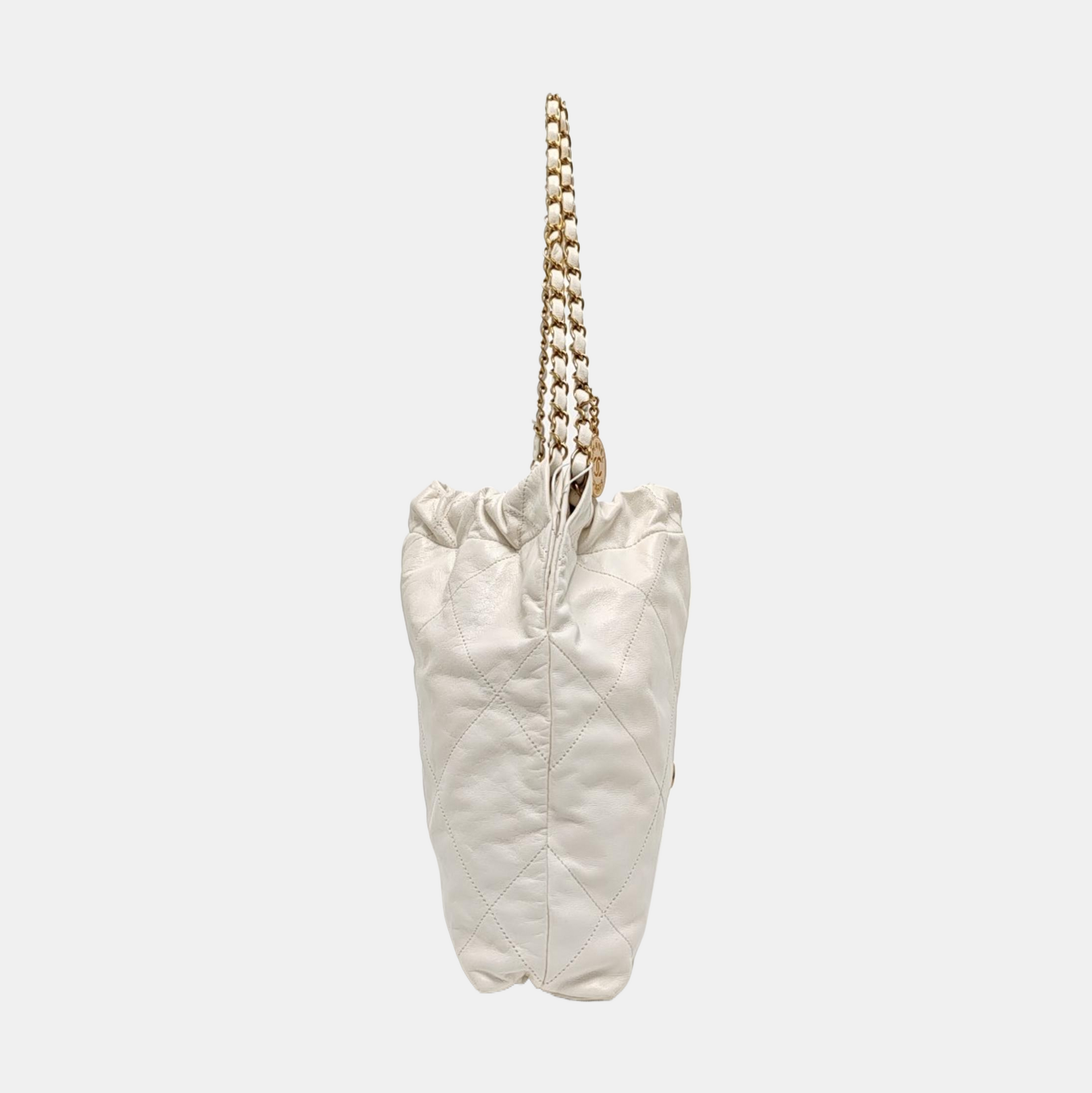 CHANEL 22 Small Quilted Calfskin White