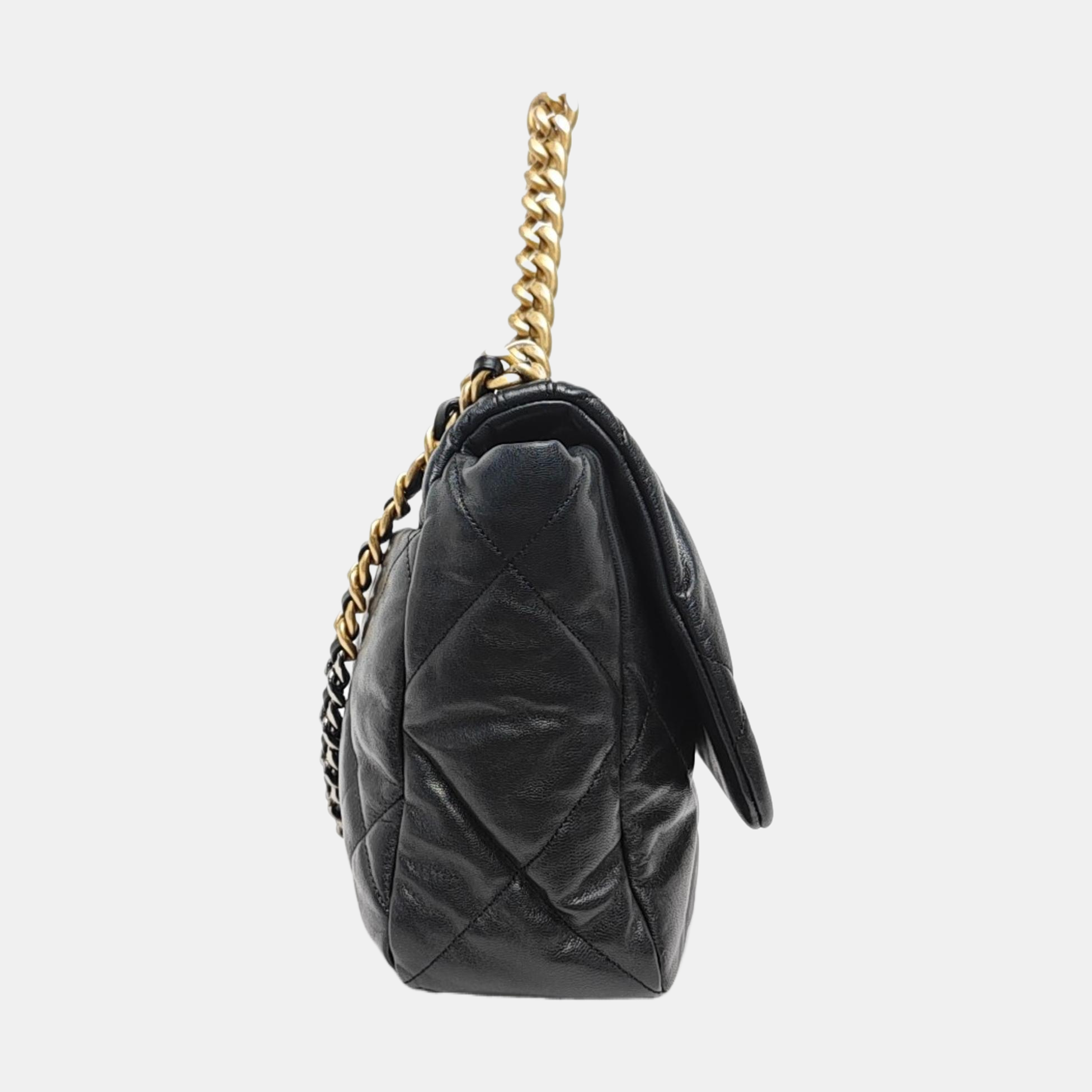 CHANEL 19 Maxi Quilted Lambskin Black