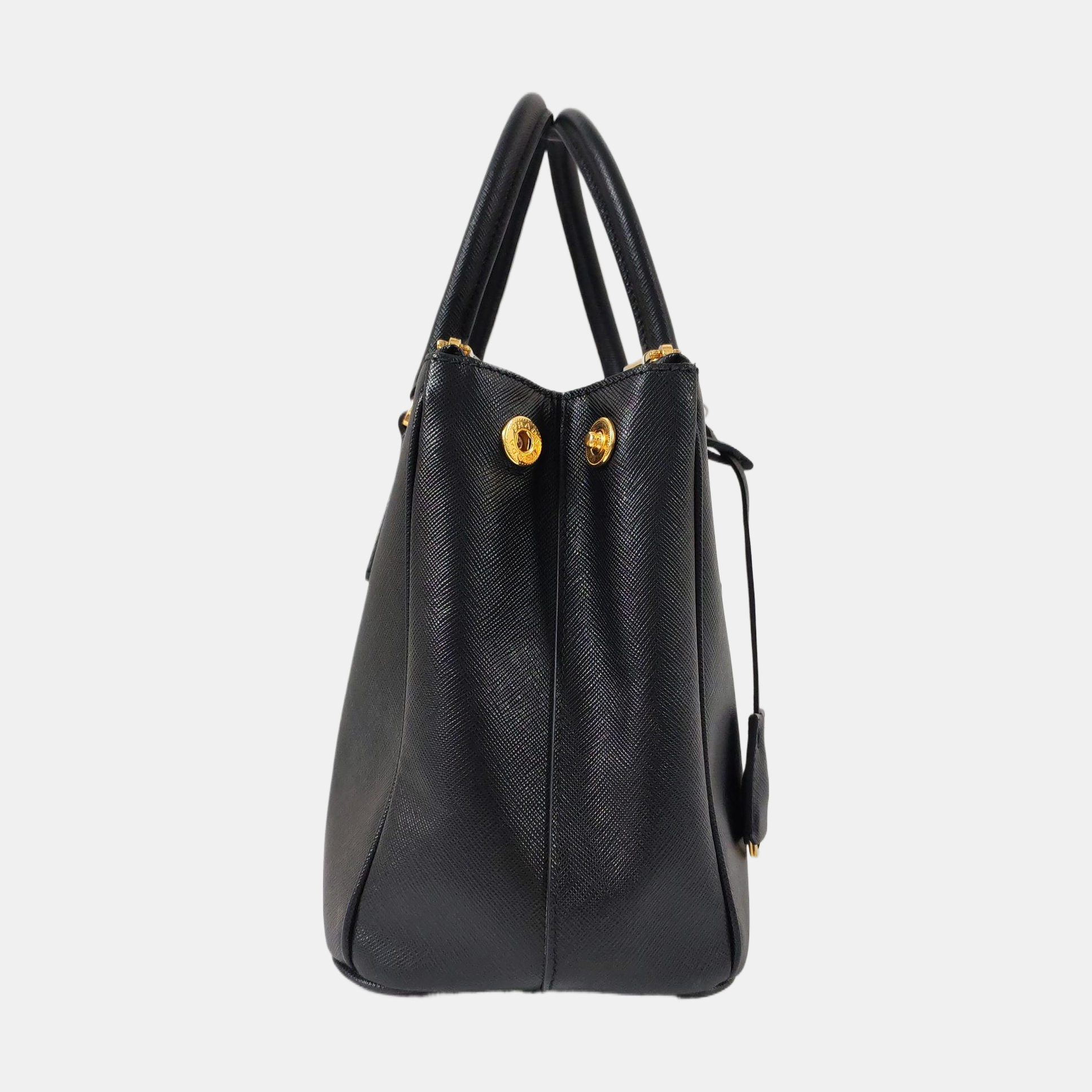 Authenticated pre-owned  Galleria Medium Saffiano Calfskin Black - Shoulder Bag at Looply