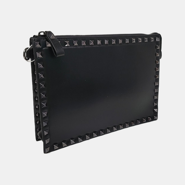 Authenticated pre-owned  Rockstud Calfskin Black - Clutch at Looply