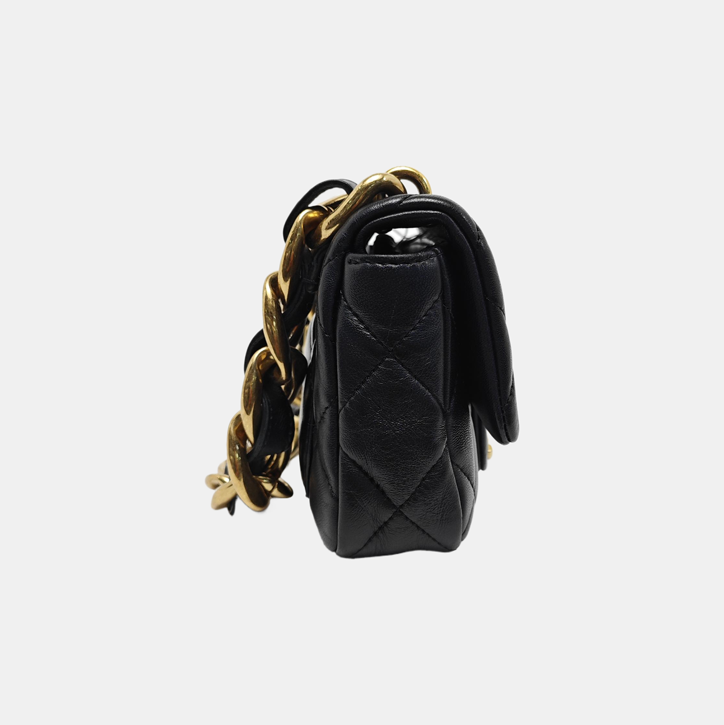 Authenticated pre-owned  CLASSIC FLAP Mini Quilted Lambskin Black - Shoulder Bag at Looply