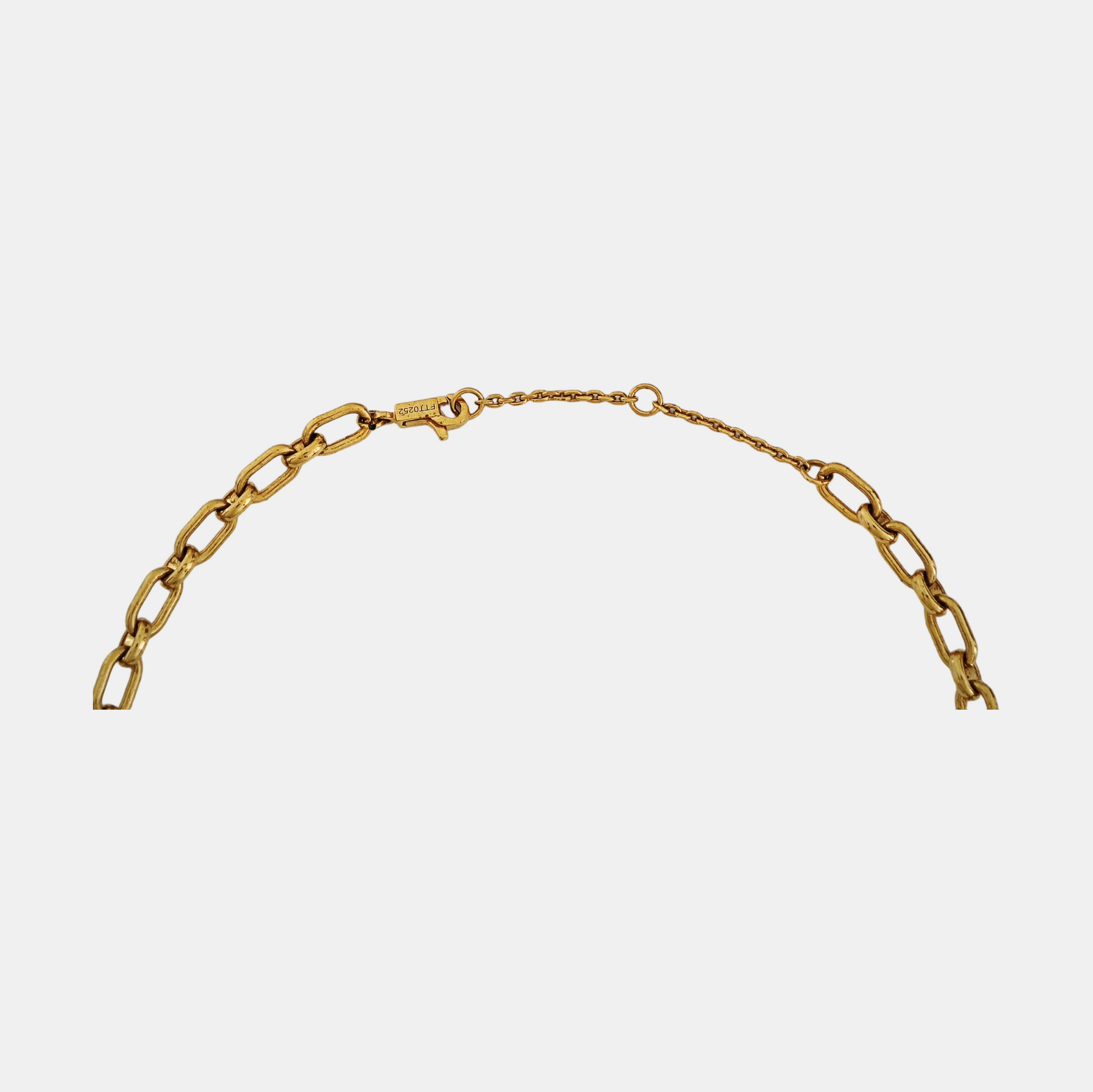 Collar de metal dorado