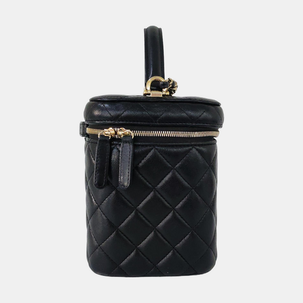 Authenticated pre-owned  VANITY CASE Quilted Lambskin Black - Shoulder Bag at Looply
