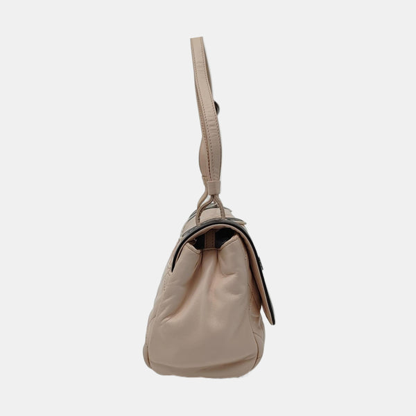Authenticated pre-owned  2.55 Quilted Lambskin Beige - Shoulder Bag at Looply
