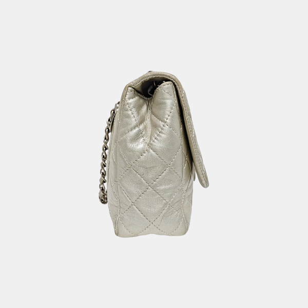 Authenticated pre-owned  CLASSIC FLAP Jumbo Quilted Lambskin Beige - Shoulder Bag at Looply