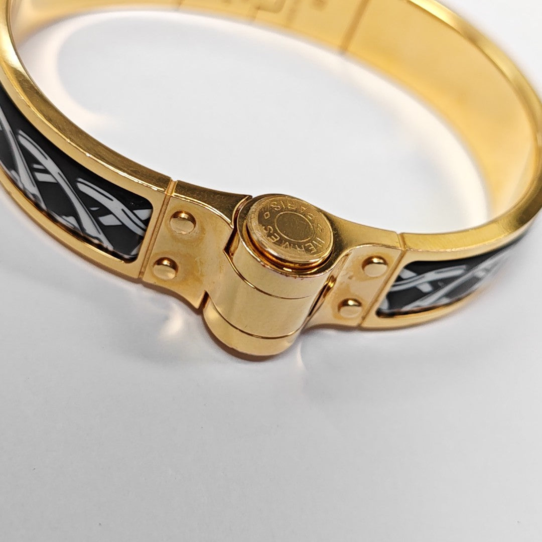 Enamel Hinged Bracelet Metal Gold Bangle