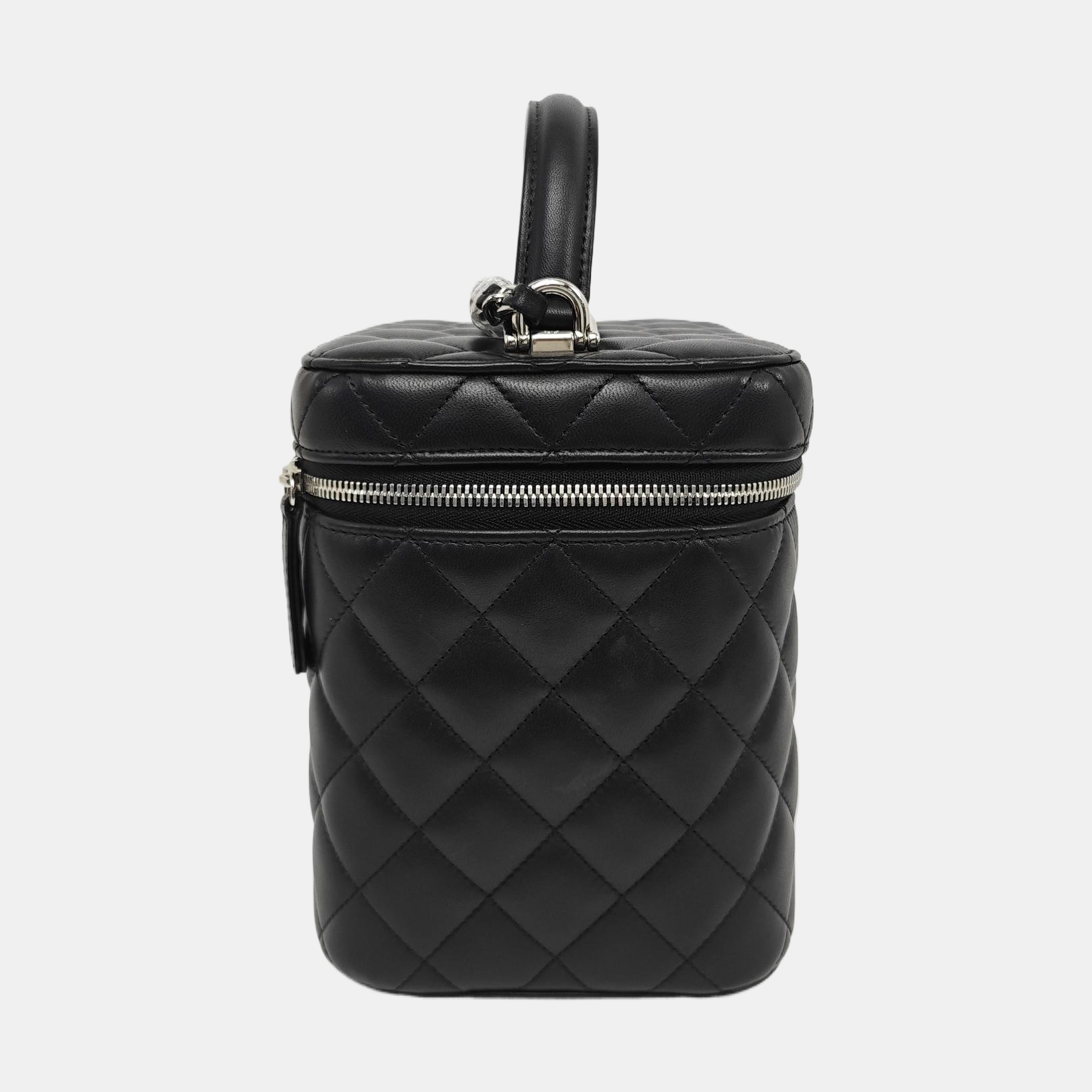 Authenticated pre-owned  VANITY CASE Quilted Lambskin Black - Shoulder Bag at Looply