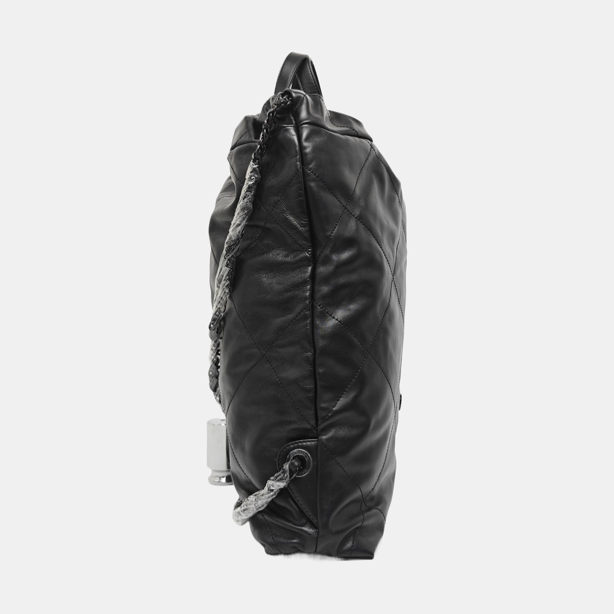 CHANEL 22 Small Quilted Calfskin Black