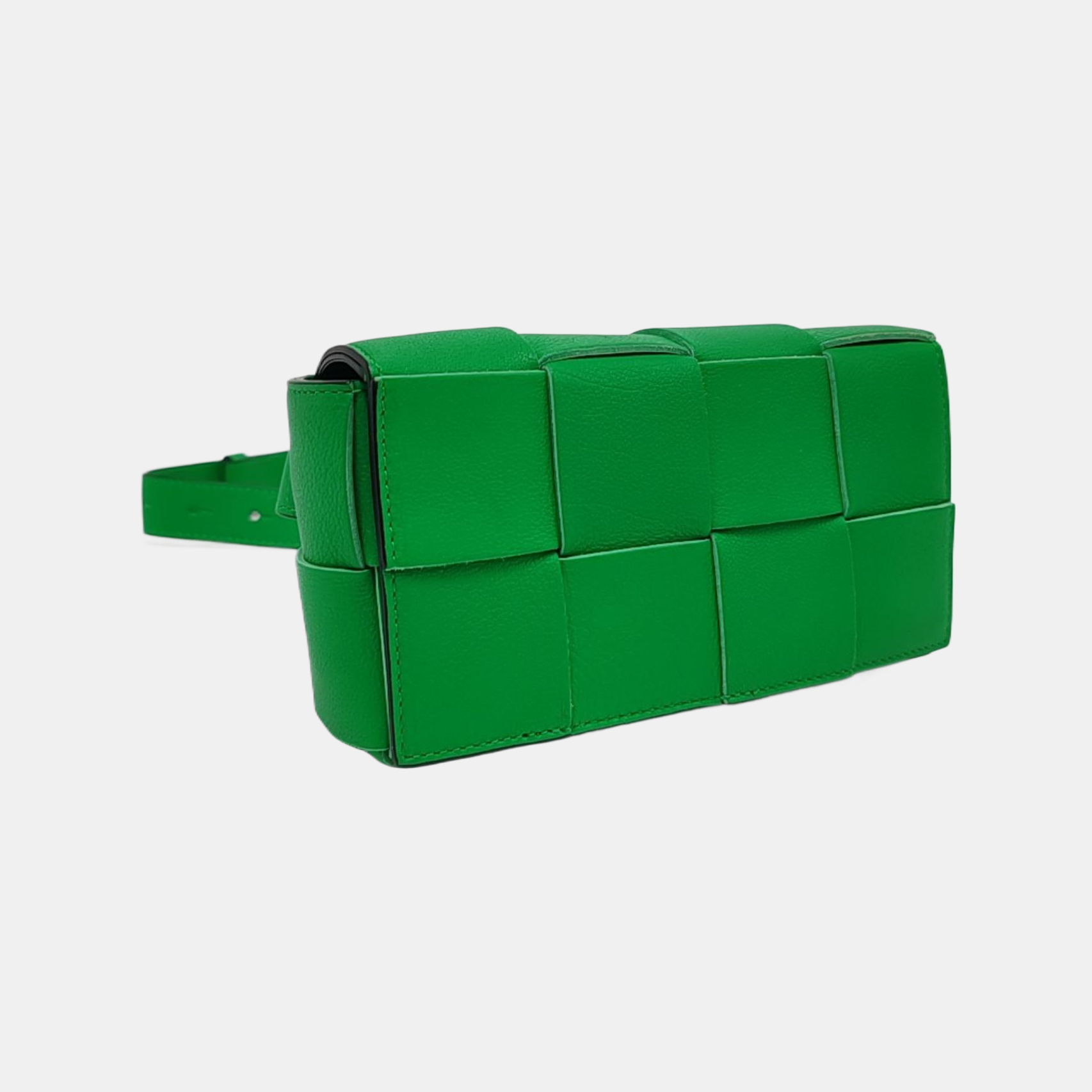 Authenticated pre-owned  Cassette Calfskin Green - Belt Bag at Looply