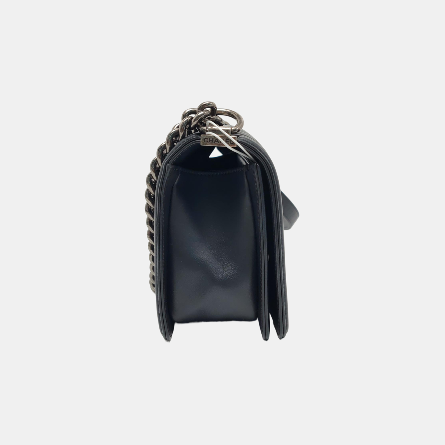 Authenticated pre-owned  BOY CHANEL Medium Chevron Calfskin Black - Shoulder Bag at Looply