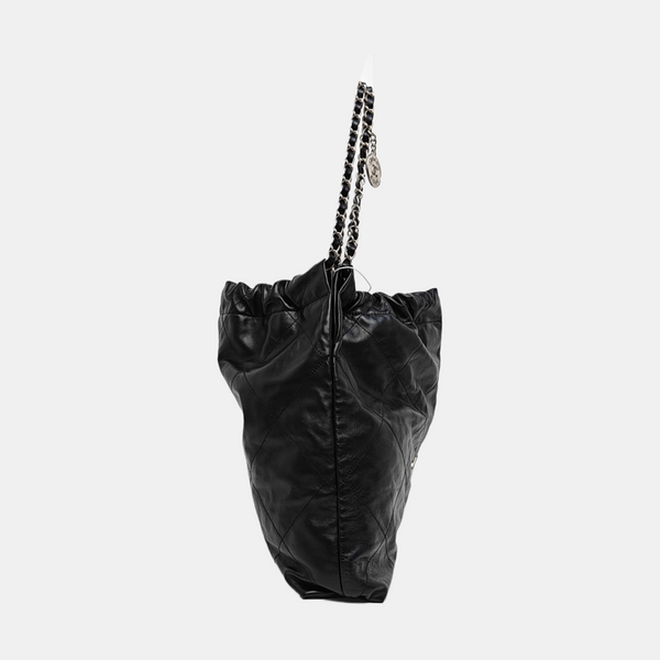 CHANEL 22 Medium Quilted Calfskin Black