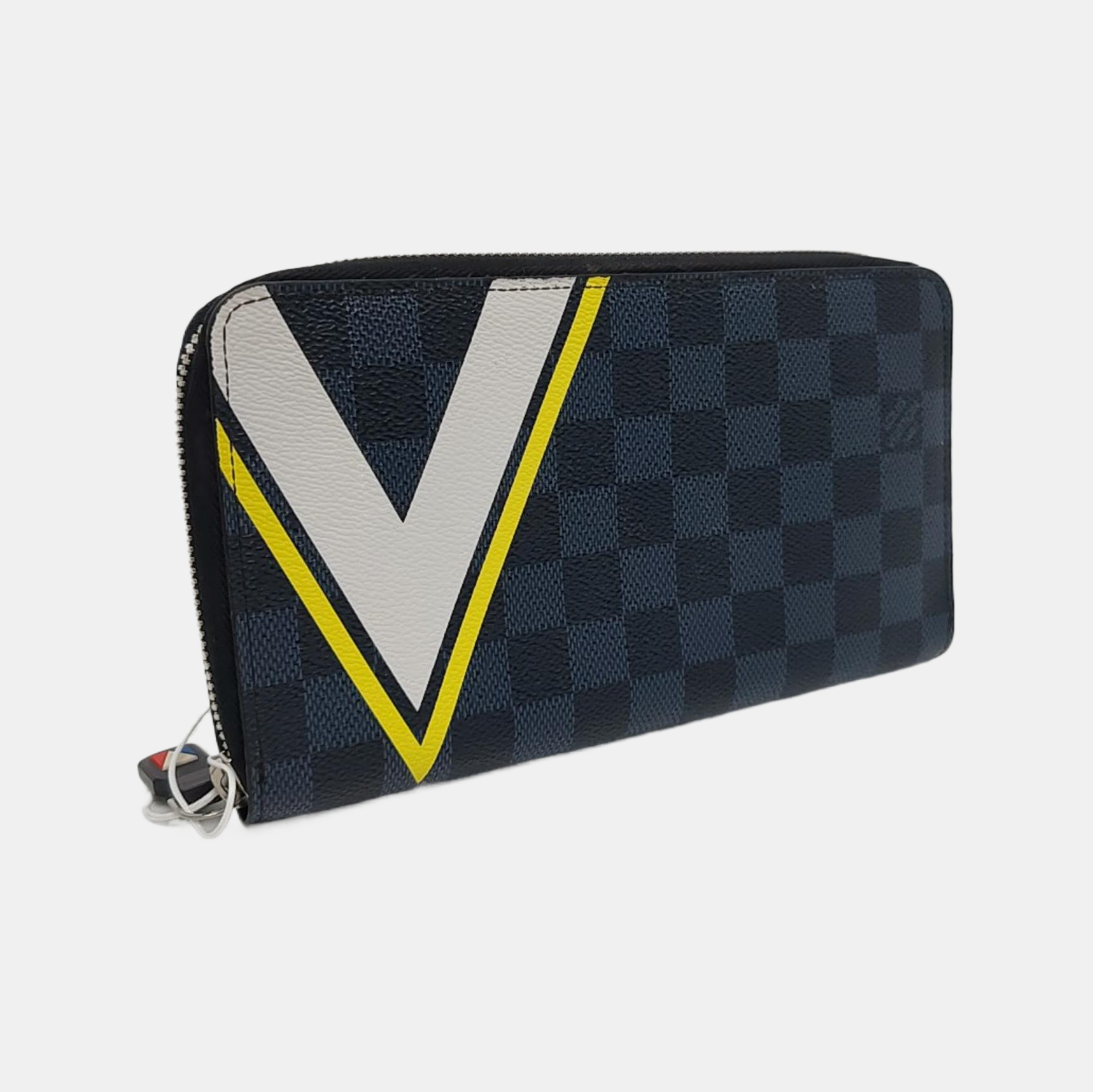 ZIPPY Damier Graphite Coated Canvas Gray