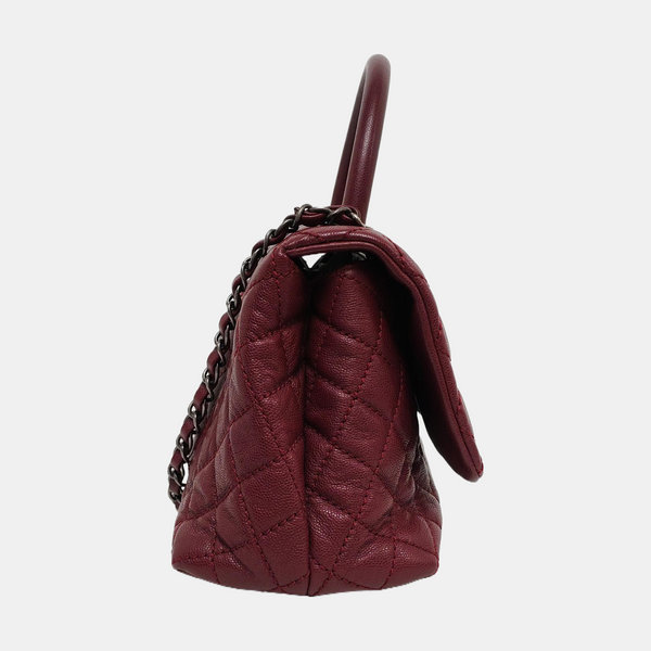 Coco Handle mediana de piel de becerro granulada acolchada burdeos