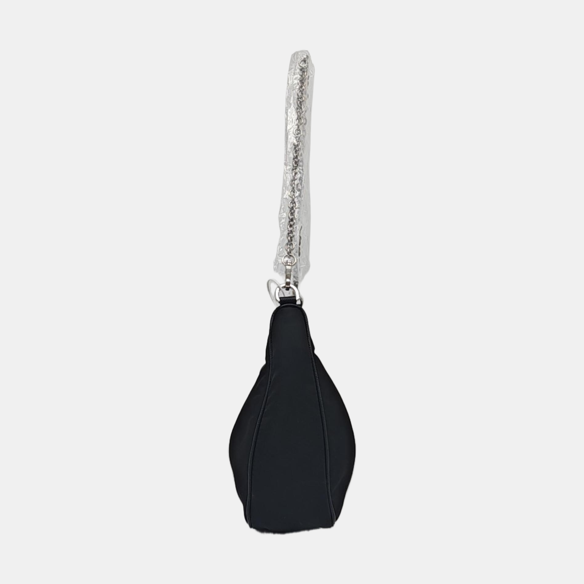 Authenticated pre-owned  Re-Edition2005 Nylon Black - Shoulder Bag at Looply
