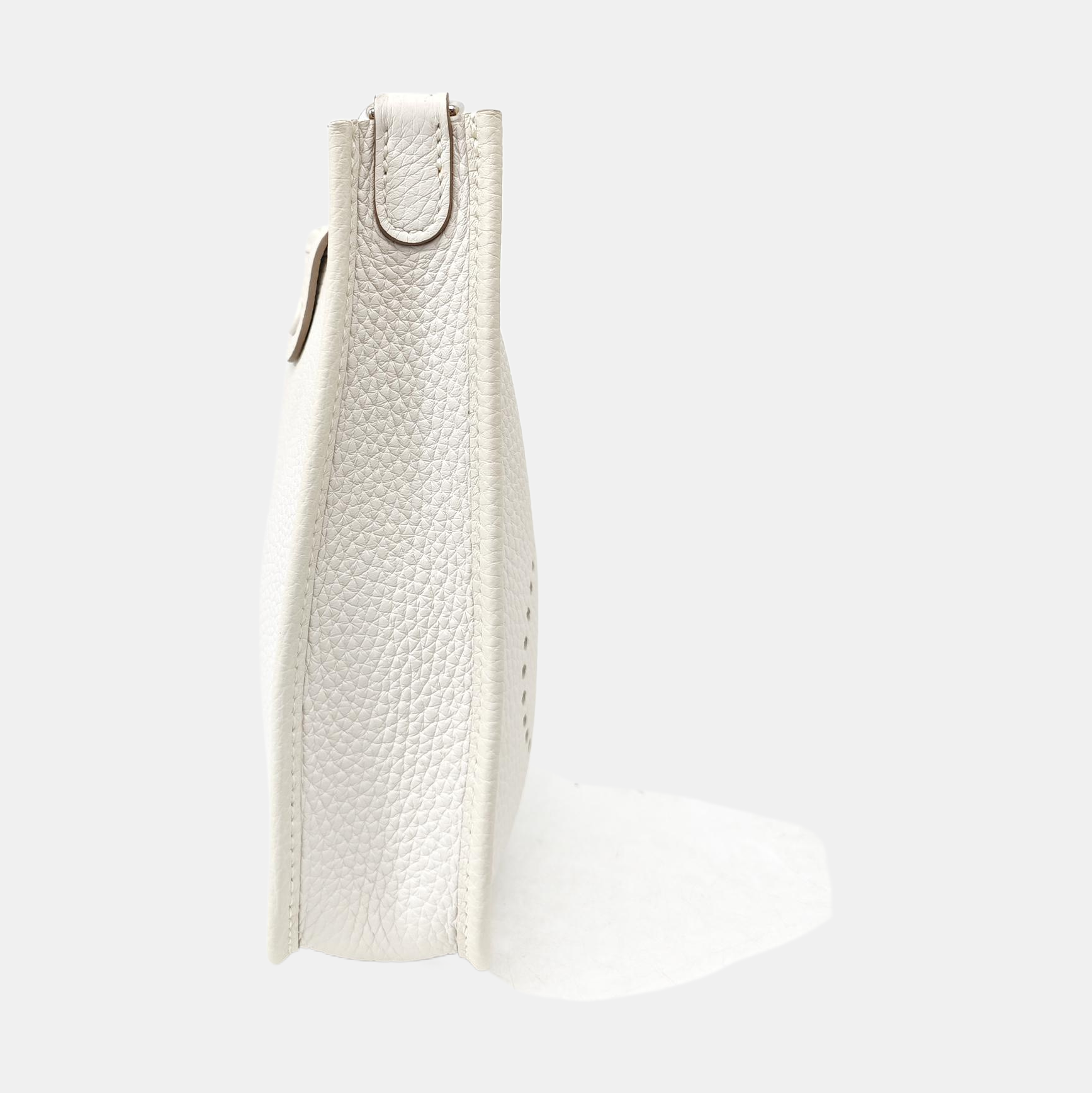 Evelyne 16 Clemence Gray