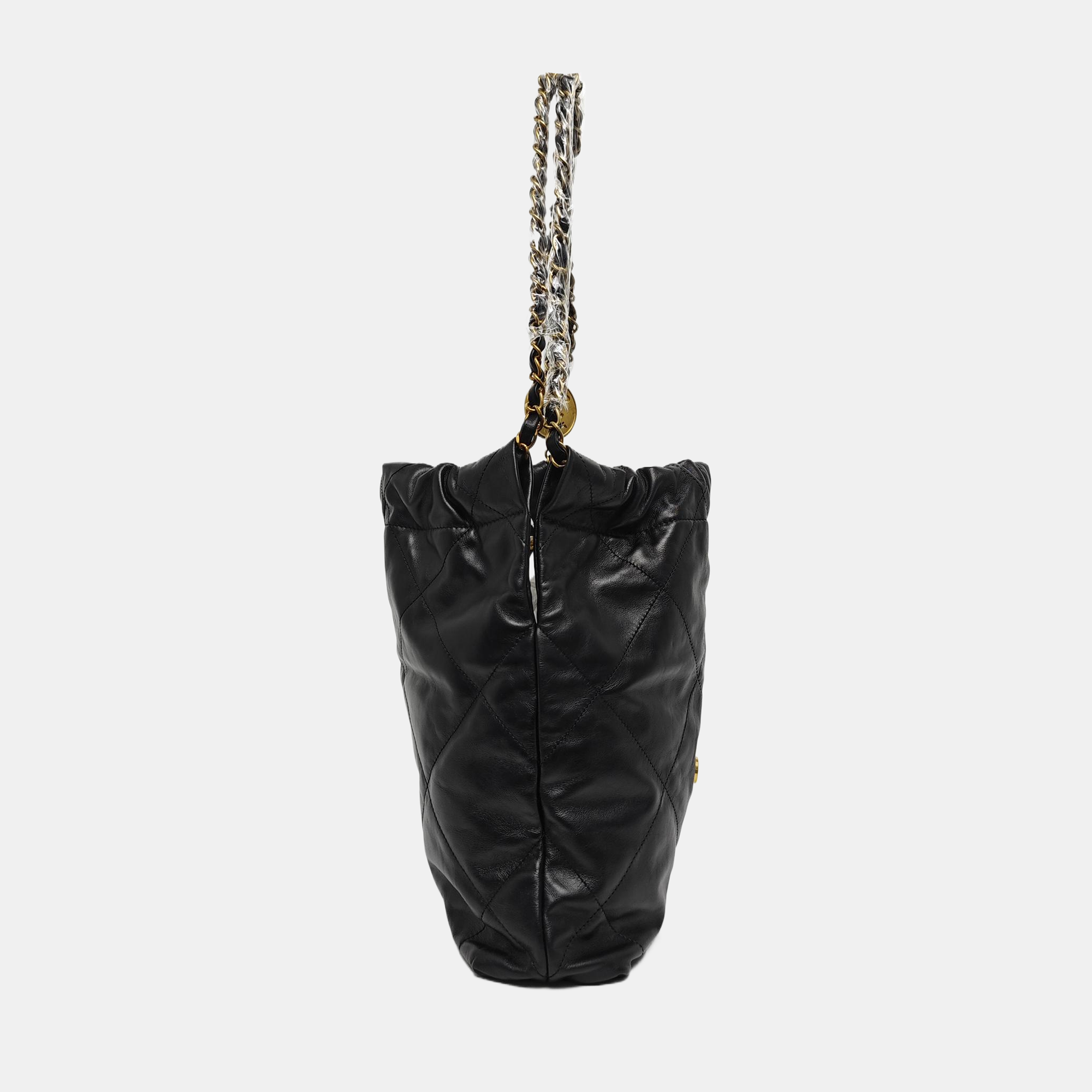 CHANEL 22 Small Quilted Calfskin Black