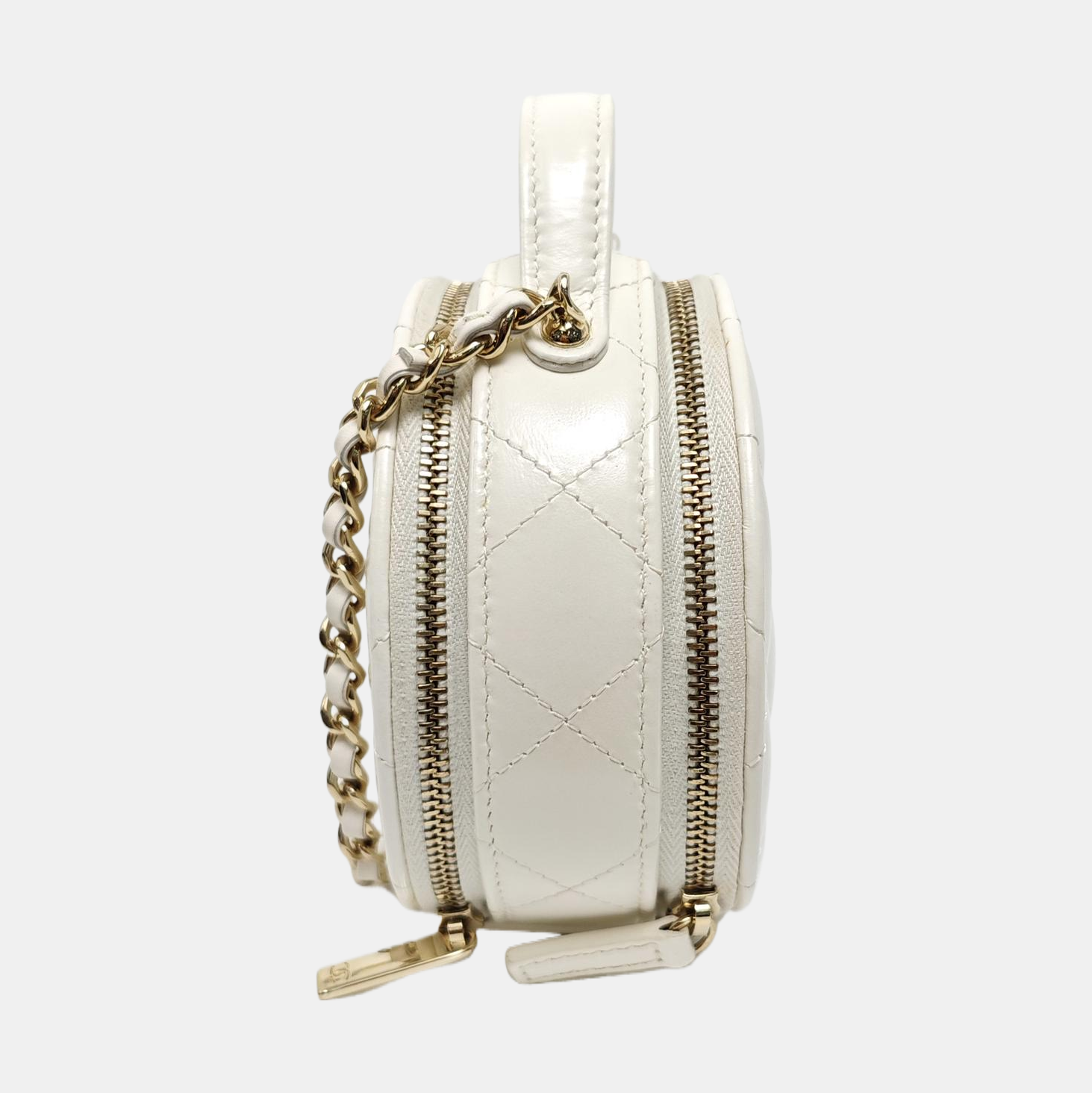 ROUND Quilted Lambskin White