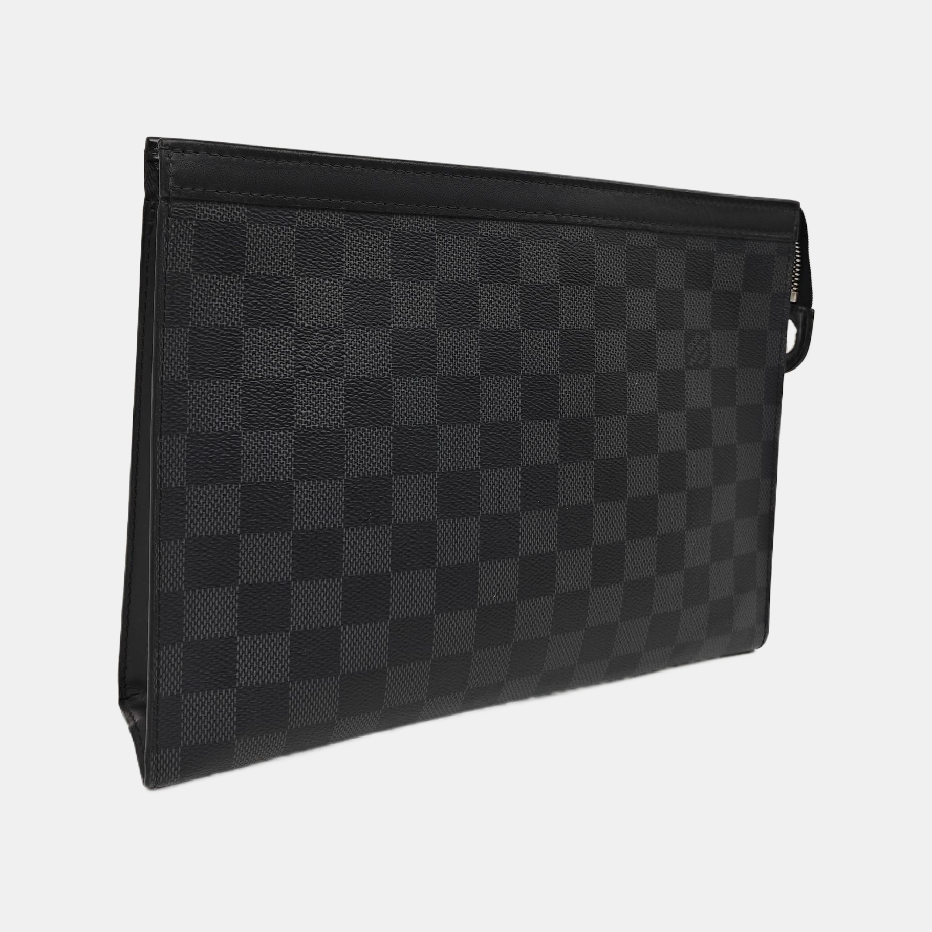 Pochette Voyag MM Damier Graphite Coated Canvas Gray