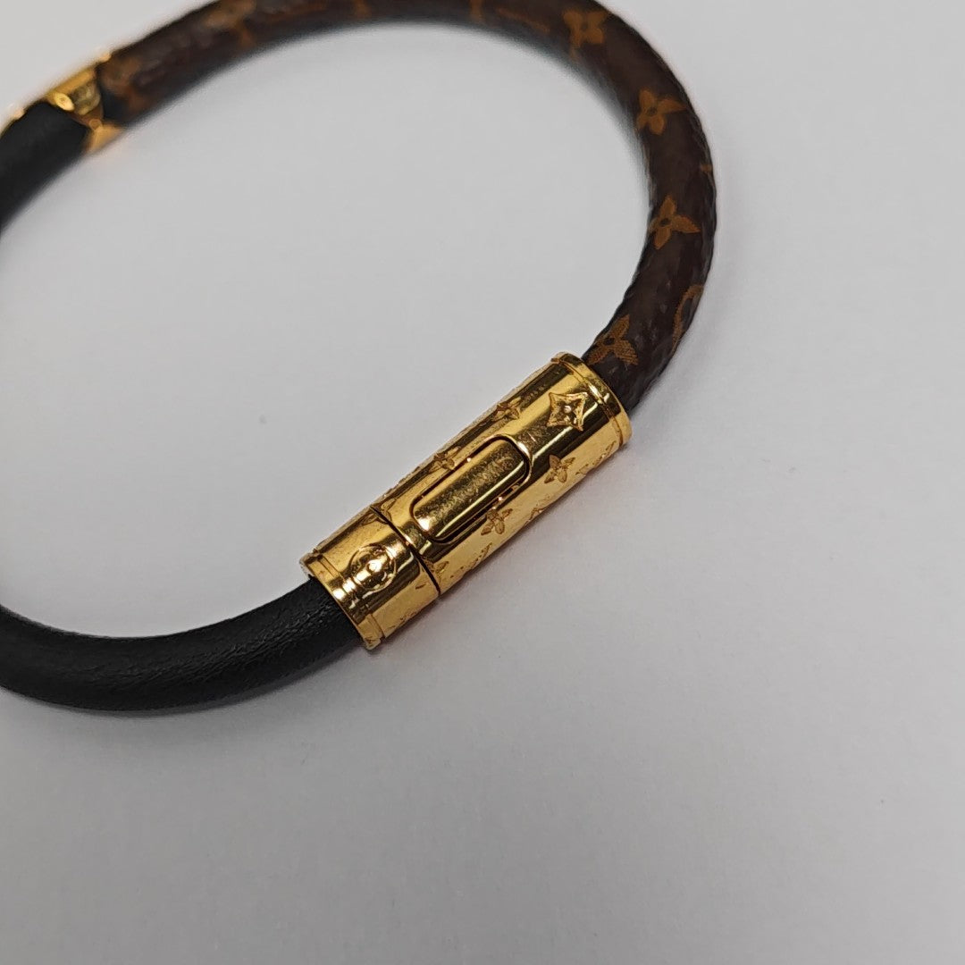 DAILY CONFIDENTIAL Leather Brown Bangle
