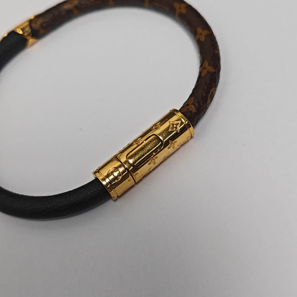 DAILY CONFIDENTIAL Leather Brown Bangle