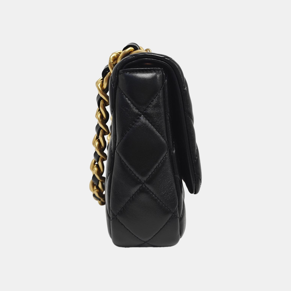 CLASSIC FLAP Piel de cordero acolchada negra