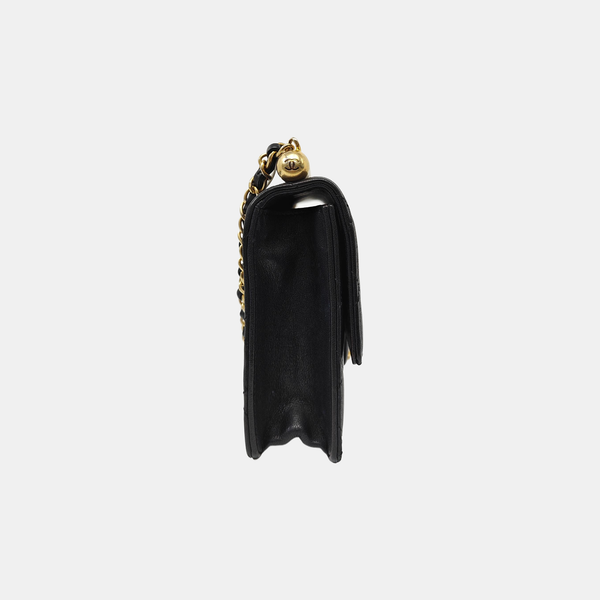 CLASSIC VERTICAL PEARL Medium Quilted Lambskin Black
