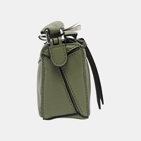 Authenticated pre-owned  Puzzle Calfskin Green - Shoulder Bag at Looply