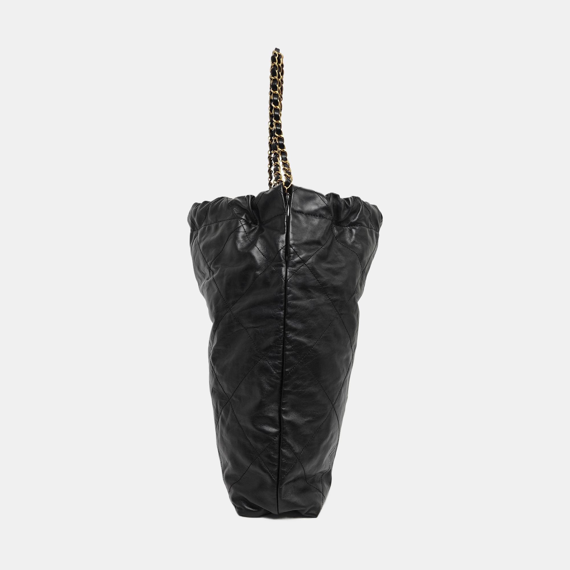 CHANEL 22 Medium Quilted Calfskin Black
