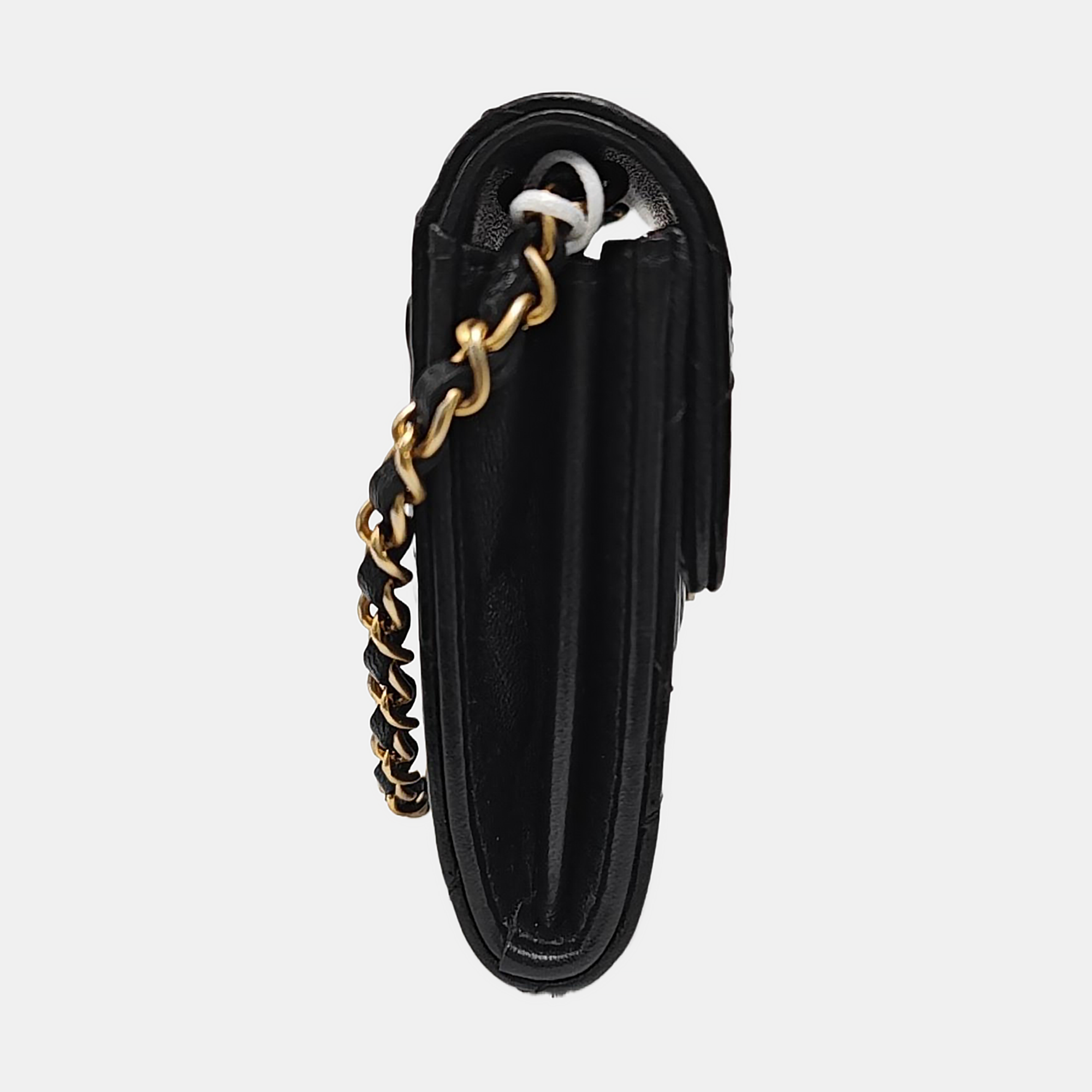 Authenticated pre-owned  CLASSIC FLAP Quilted Lambskin Black - Crossbody Bag at Looply