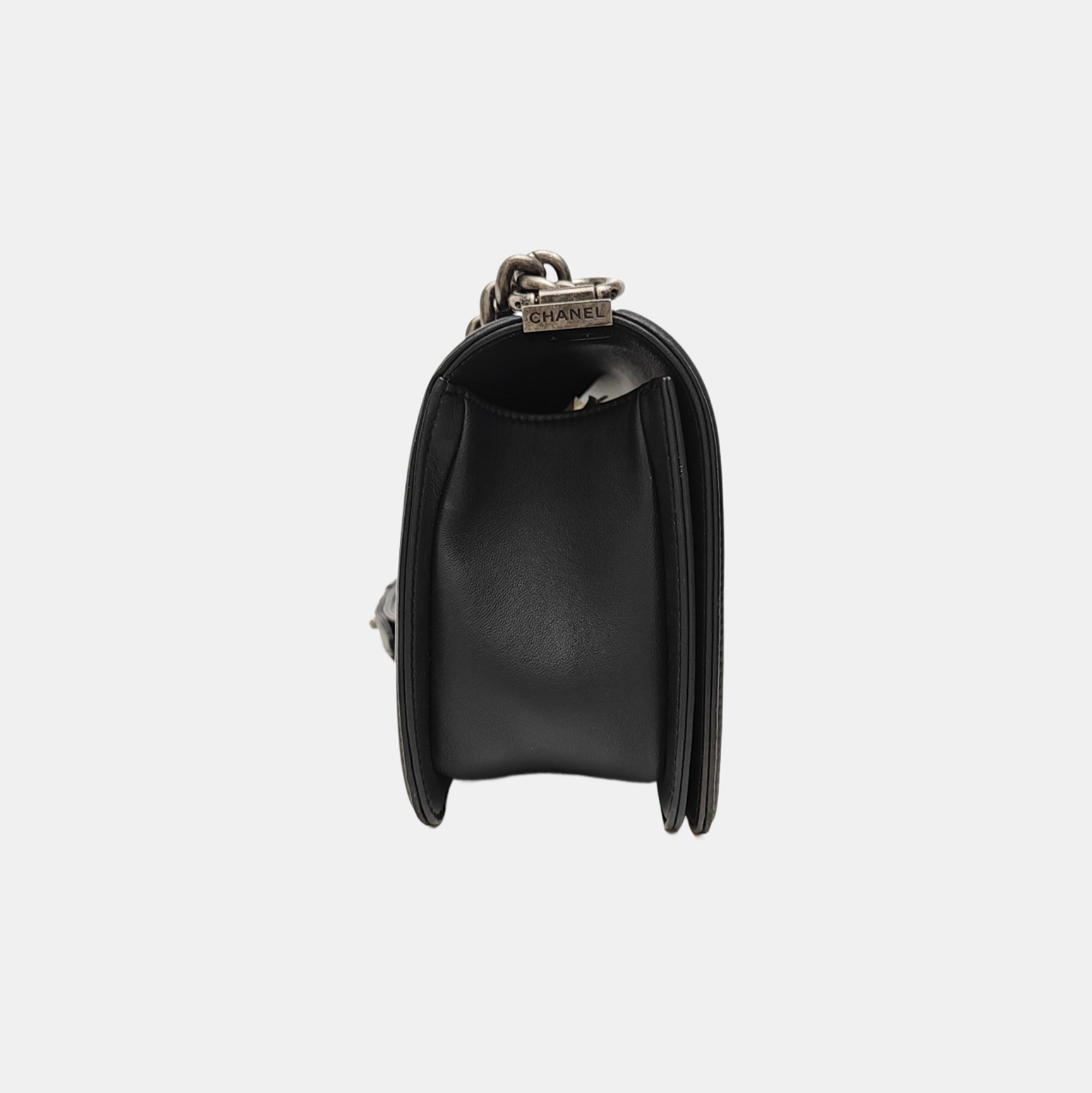 BOY CHANEL Medium Chevron Lambskin Black