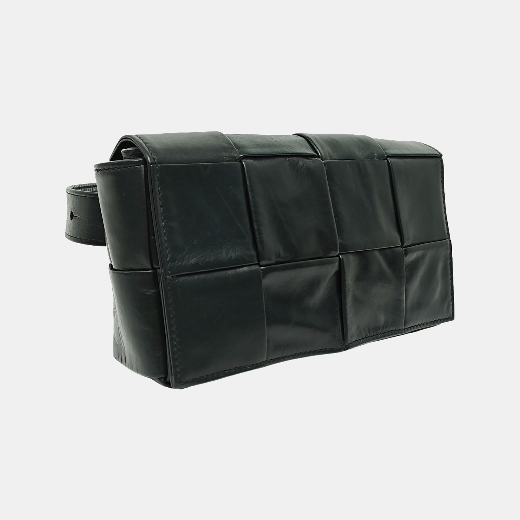 Authenticated pre-owned  Cassette Calfskin Green - Belt Bag at Looply