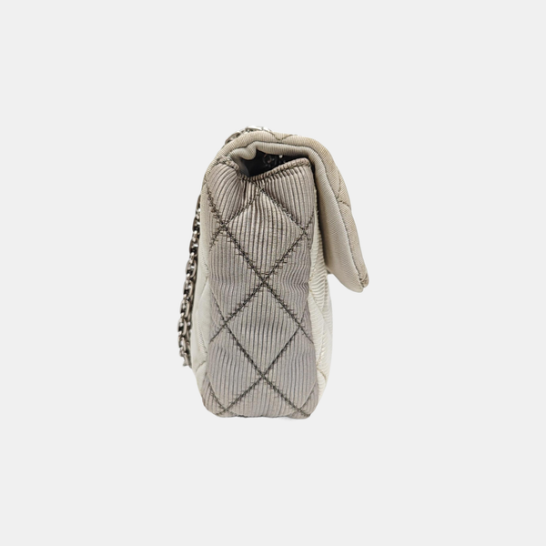 2.55 225 Quilted Fabric White