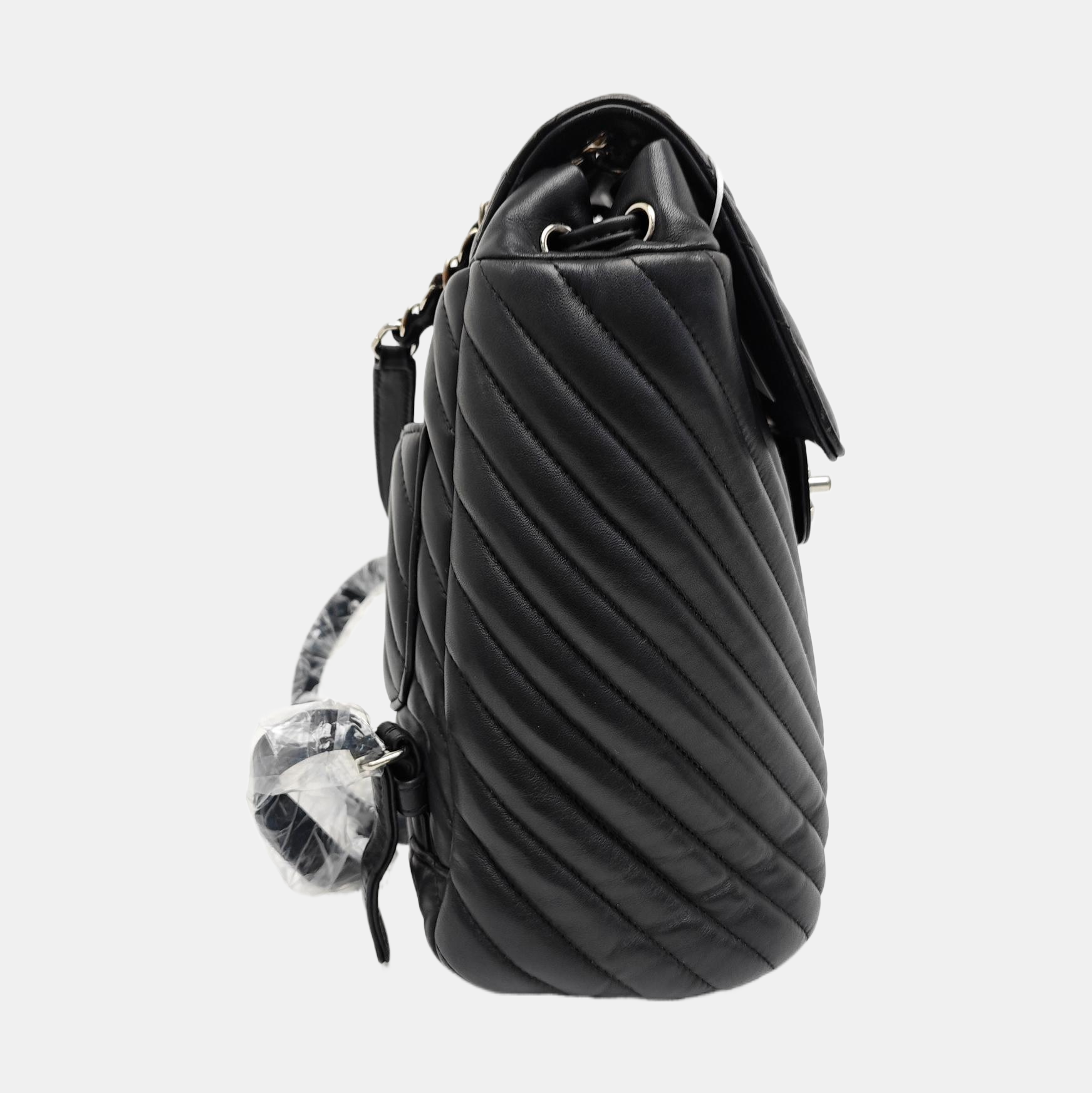 URBAN SPIRIT Small Chevron Calfskin Black