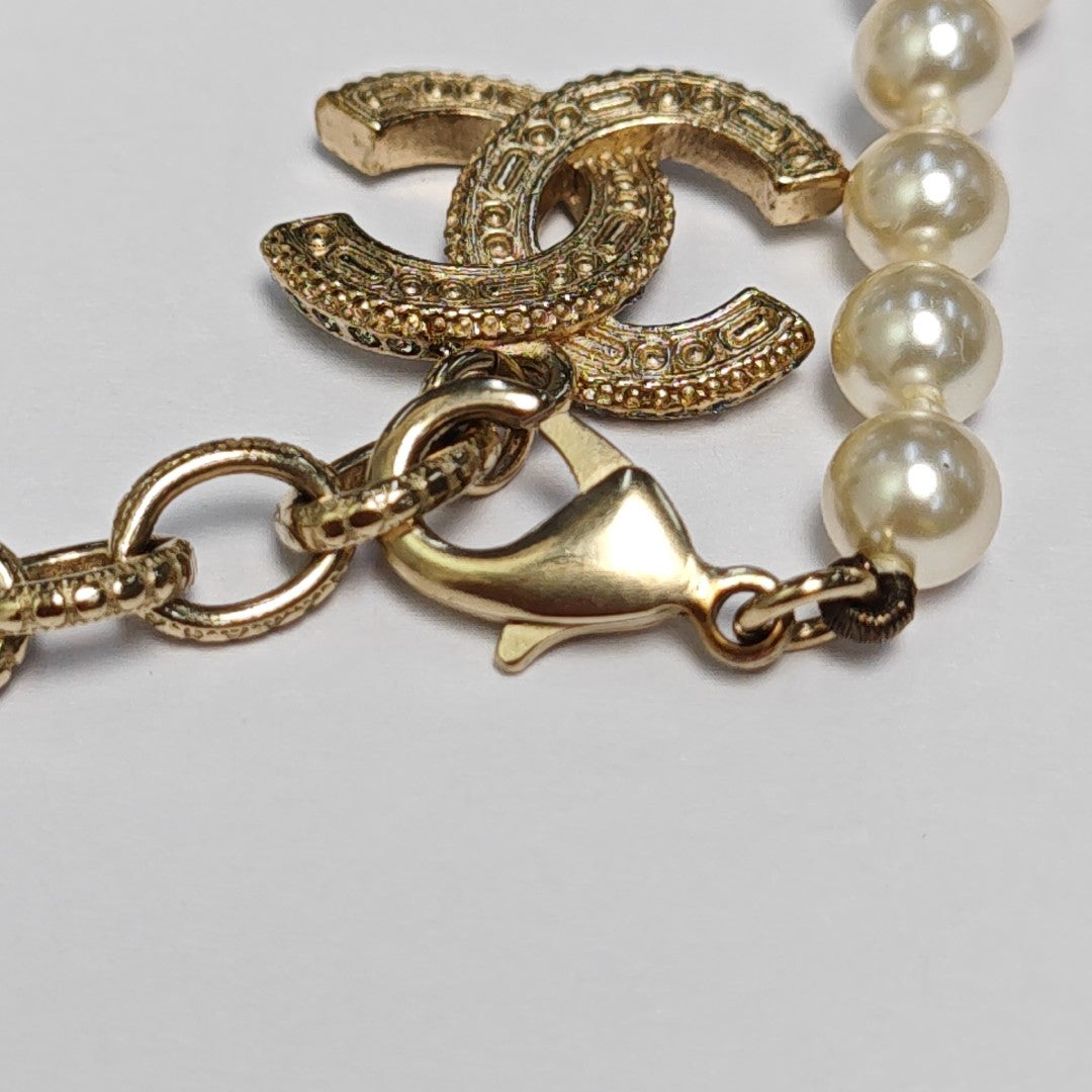 Faux Pearl White Bracelet