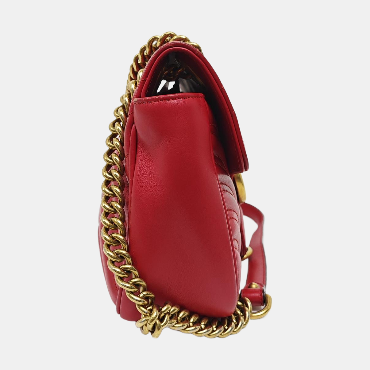 Authenticated pre-owned  GG Marmont Medium Quilted Calfskin Red - Shoulder Bag at Looply