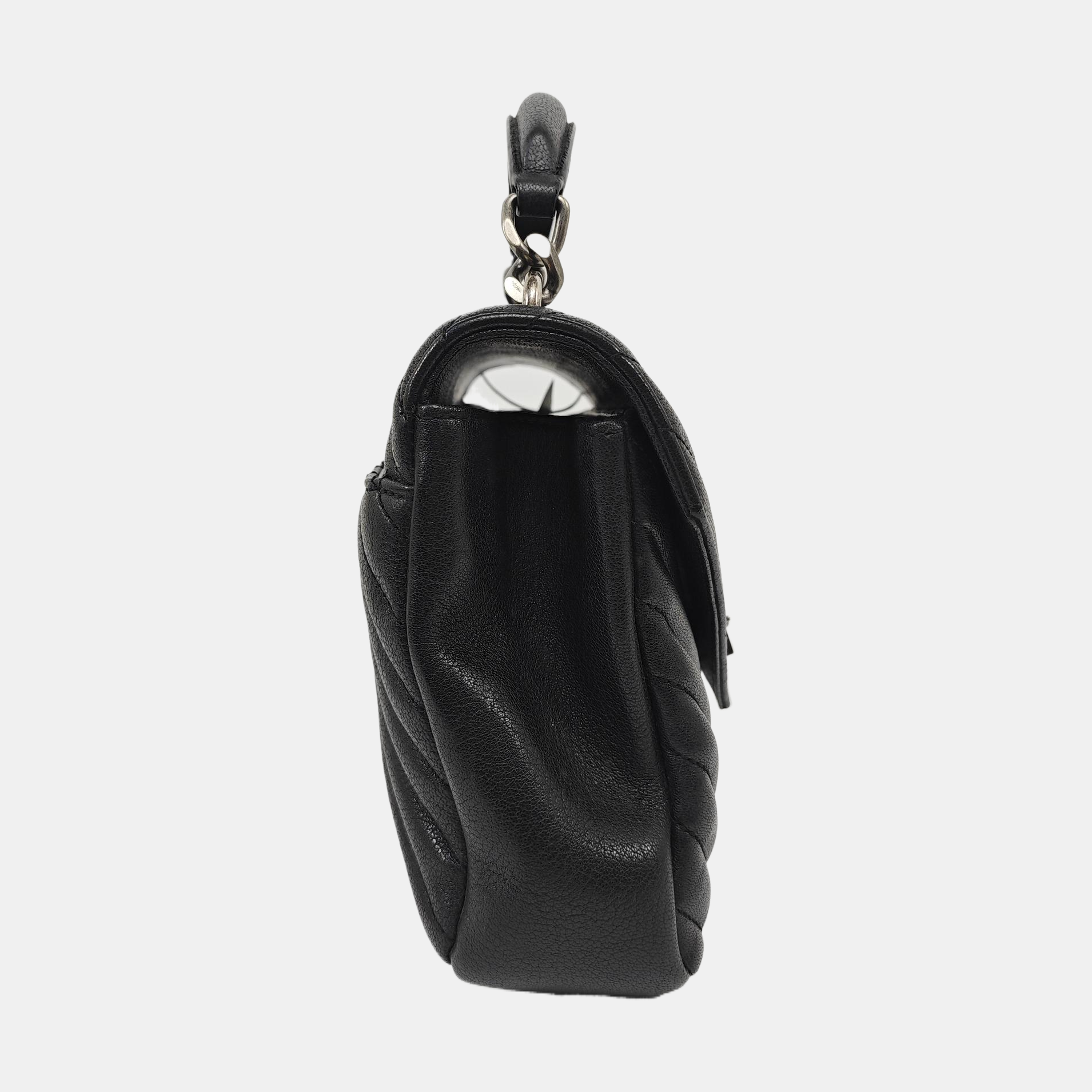 COLLEGE Medium Chevron Lambskin Black