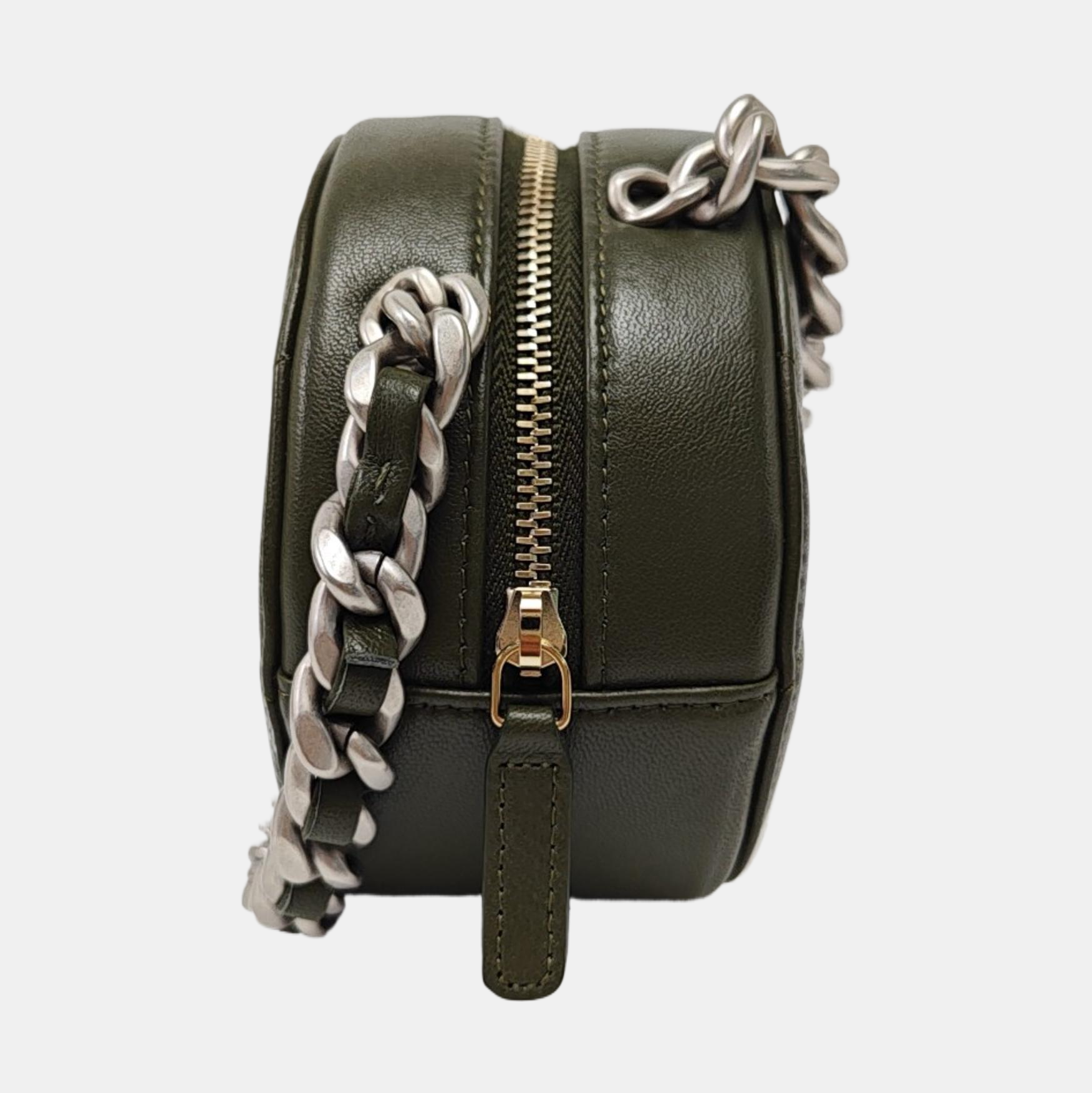 Authenticated pre-owned  CHANEL 19 Quilted Lambskin Green - Shoulder Bag at Looply