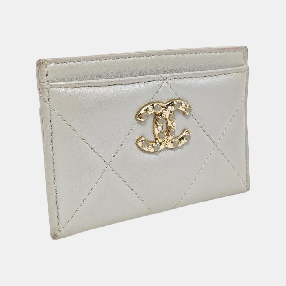 CHANEL 19 Small Quilted Lambskin Gray Wallet