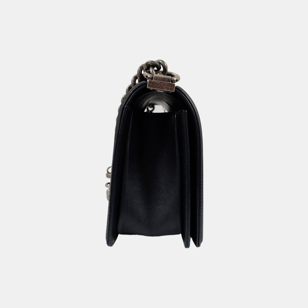 Authenticated pre-owned  BOY CHANEL Medium Quilted Lambskin Black - Shoulder Bag at Looply