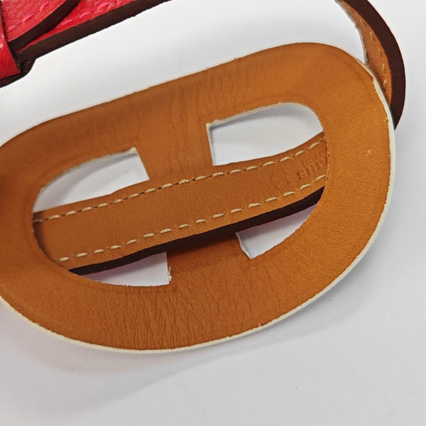 Brazalete de cuero rojo