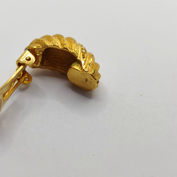 Twist Round Metal Gold Clip On Earrings