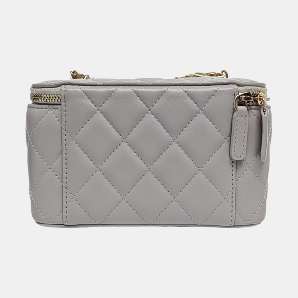 VANITY CASE Small Quilted Lambskin Gray